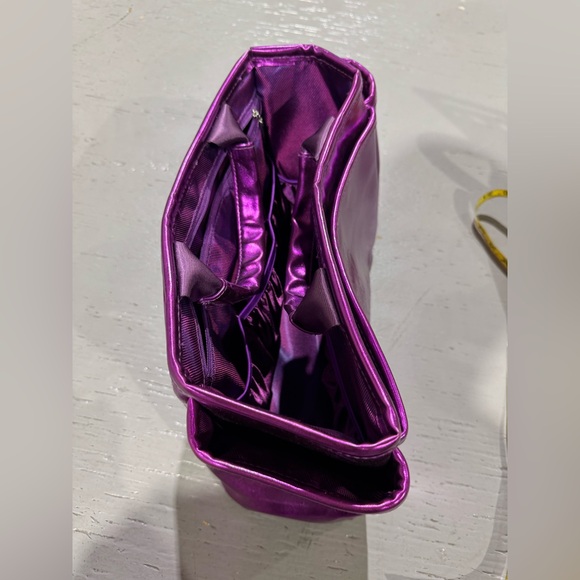 NWOT NEW ORIGINAL YOUNIQUE PRESENTERS BAG MAKEUP ORGANIZER METALLIC PURPLE - Picture 2 of 7